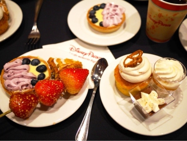 Coconut Tres Leches Cake // Epcot Flower & Garden Festival Coconut Tres Leches Cake // Epcot Flower & Garden Festival